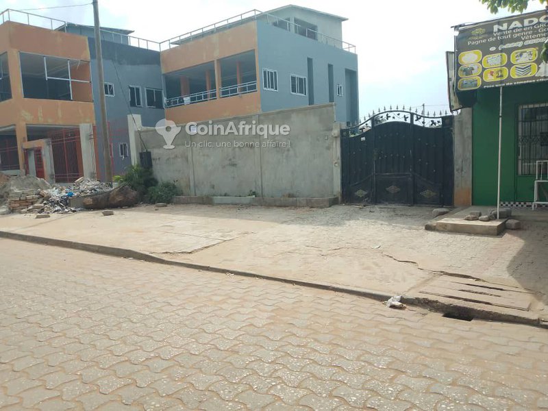 Terrain 297 m²