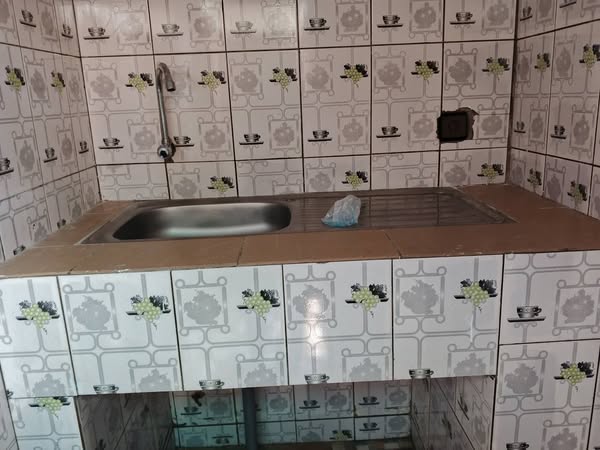 Chambre Salon Sanitaire à Louer
