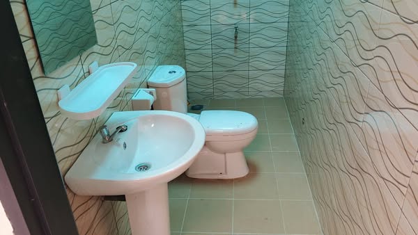 Chambre Salon Sanitaire à Louer