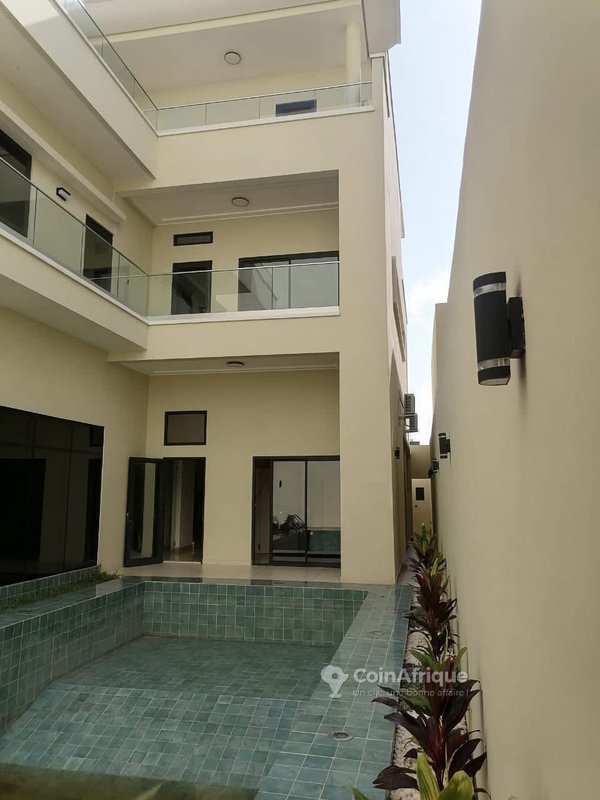 Location villa 10 pièces