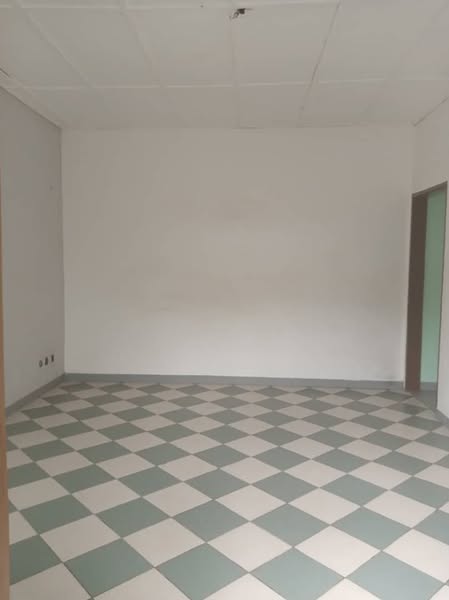 Entrée Personnel Chambre Salon Sanitaire