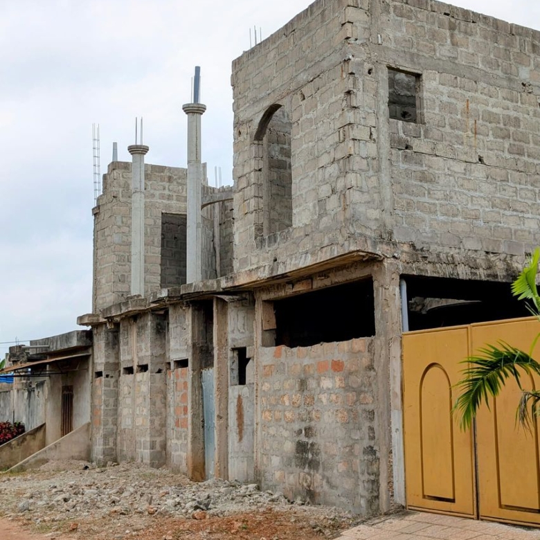 Villa inachevée R+1 à vendre