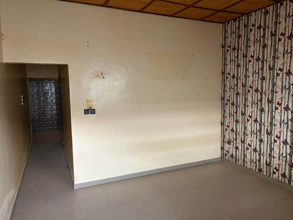 Une chambre salon à louer à Calavi Djadjo