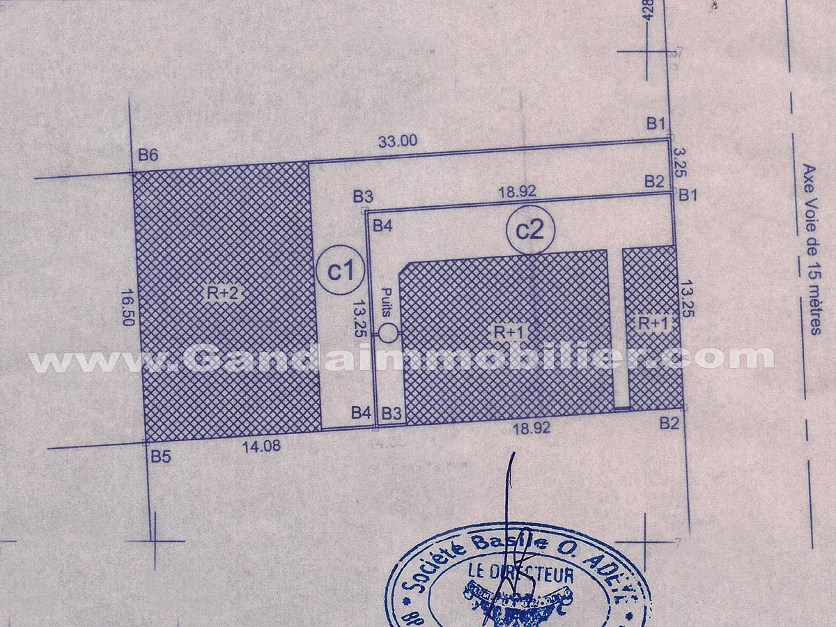 À vendre immeuble locatif, 3 bâtiments indépendants avec leur entrée personnelle