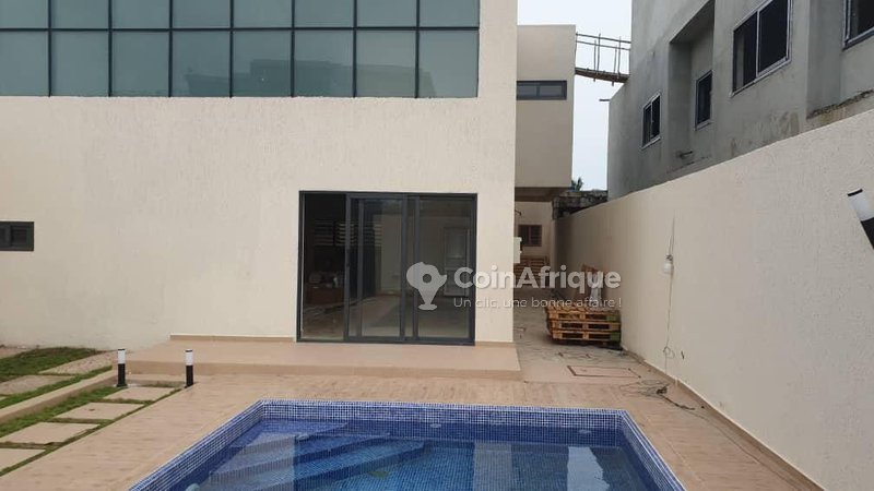 Location villa avec piscine