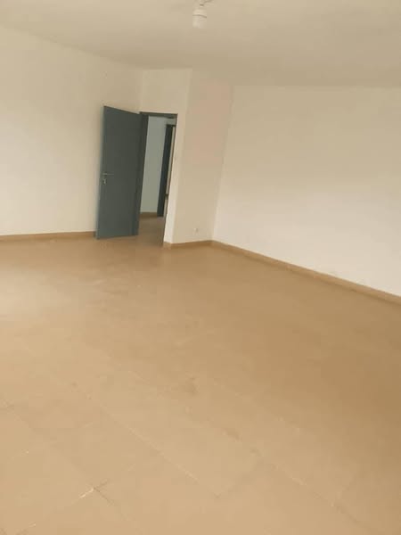 Appartement Moderne 3 Chambres à Louer