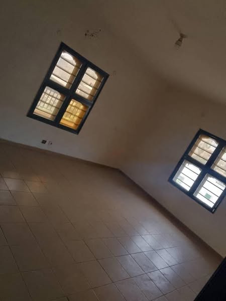 Appartement Moderne 3 Chambres à Louer