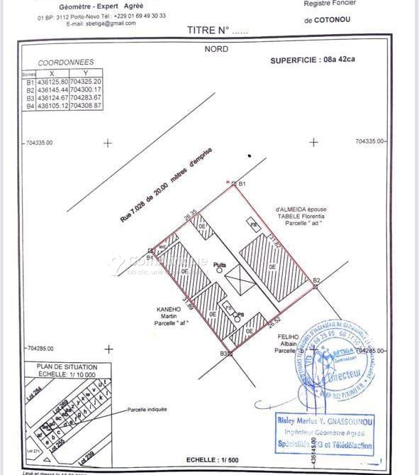 Terrain 842 m²