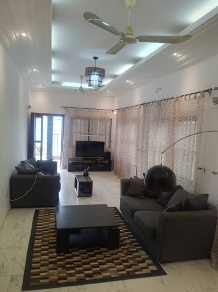 Appartement 2 Chambres, Salon Spacieux, Dressing