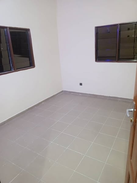 Appartement 2 Chambres, Salon Spacieux, Dressing