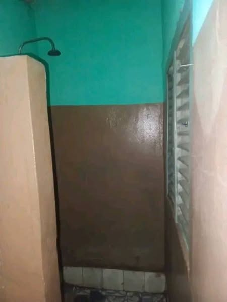 Chambre salon à louer à Agla