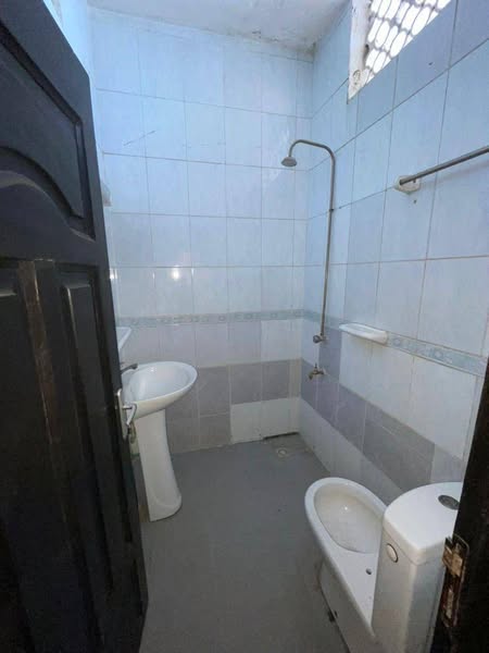 Appartement Meublé de 3 Chambres + Salon
