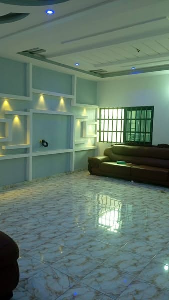 Magasin avec Appartement Haut Standing