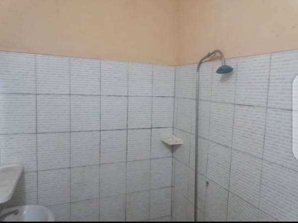 Maison 2 Chambres Salon Douche Séparée