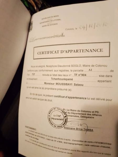 Parcelle clôturée avec permis d'habitation