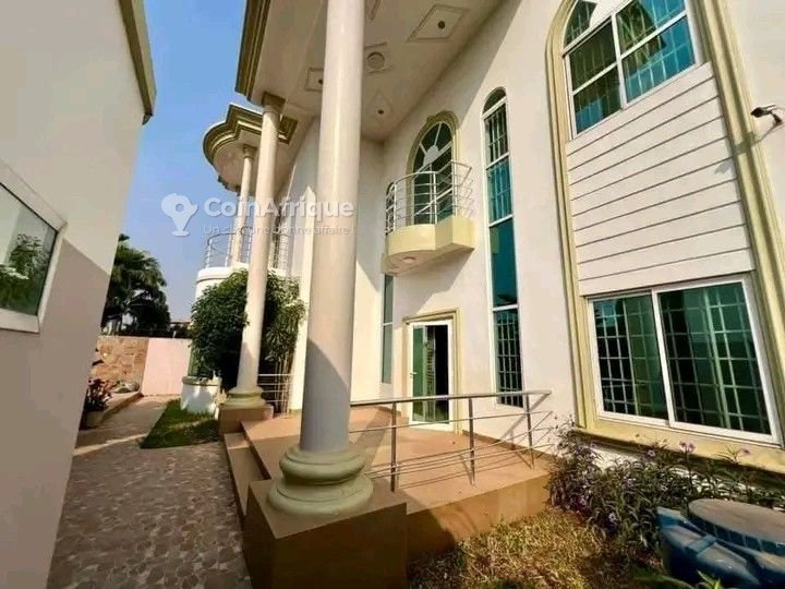 Vente villa triplex 12 pièces