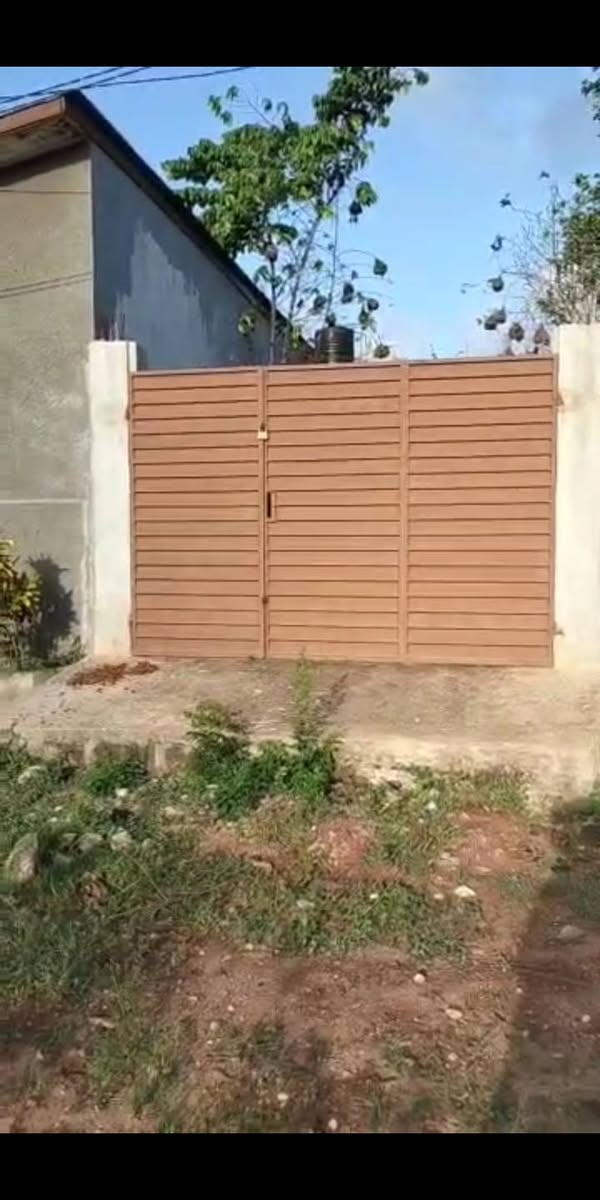 Parcelle Clôturée de 335 m² à Vendre