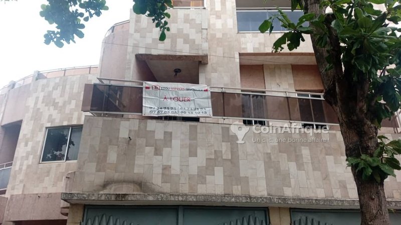 Vente d'immeubles R+2