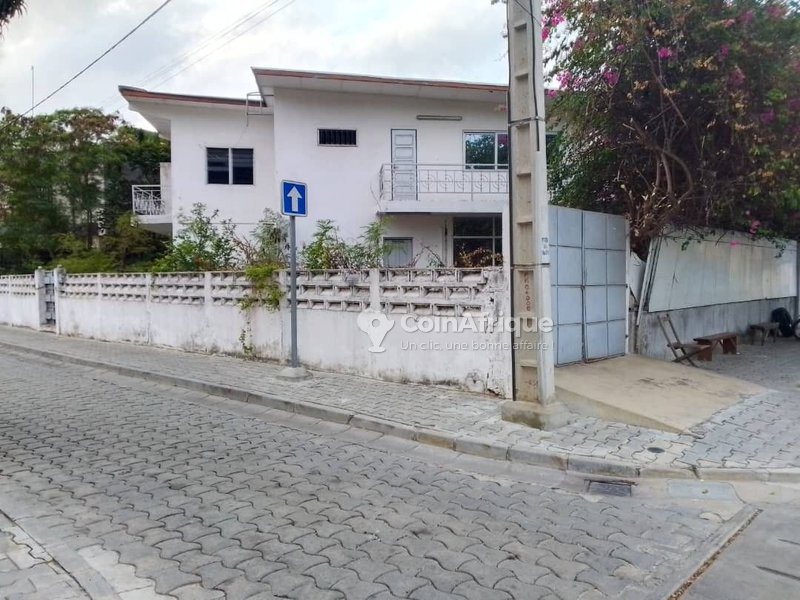 Terrain 500 m²