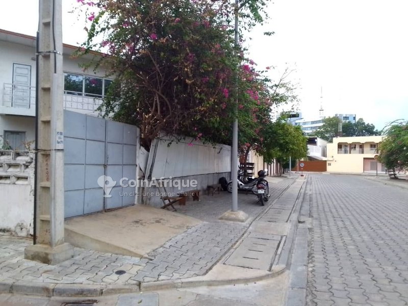 Terrain 500 m²