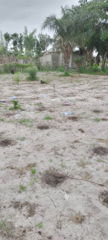 Terrain 400 m²