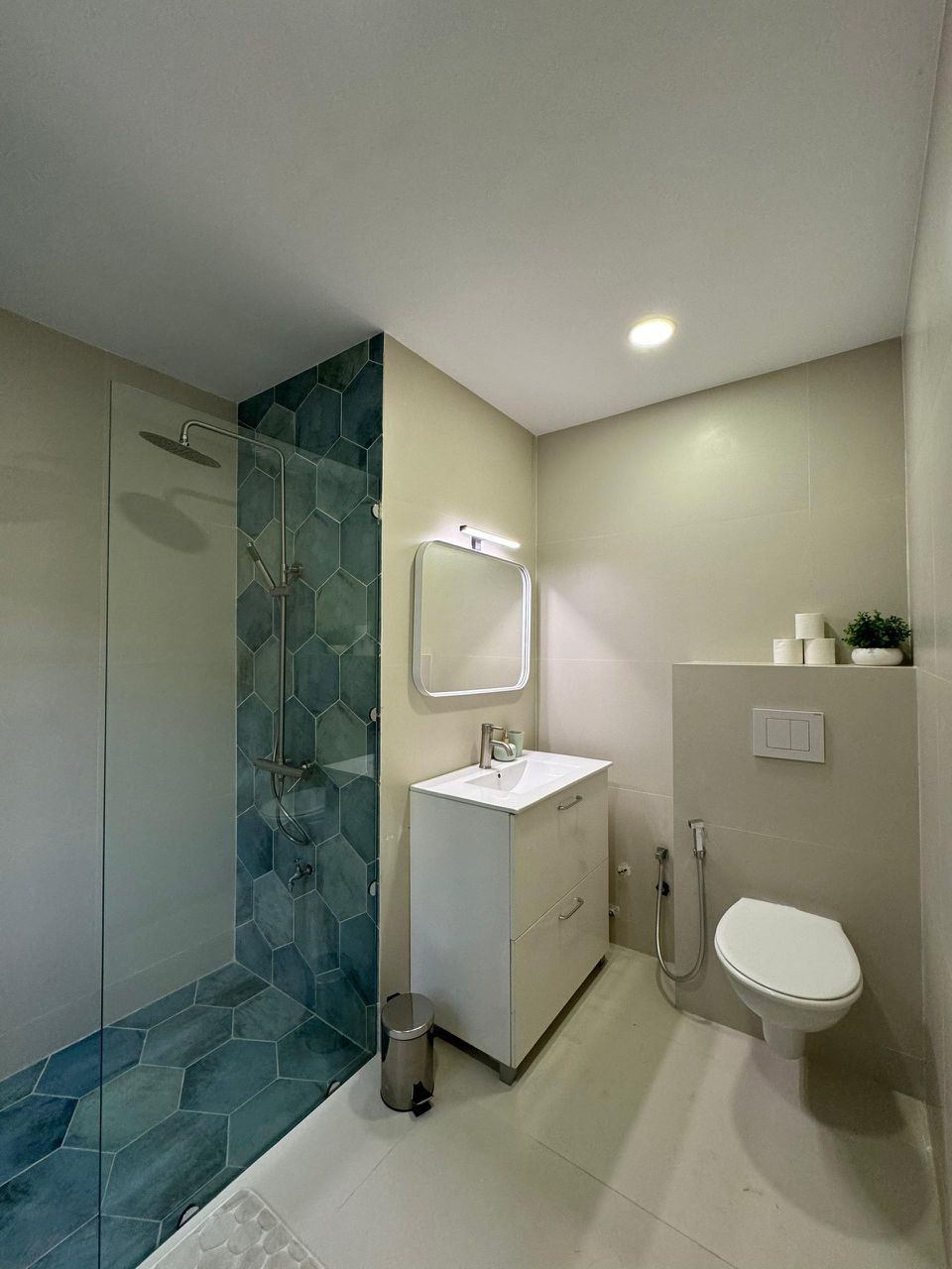 Appartement meublé 2 chambres avec vue panoramique – immeuble avec ascenseur