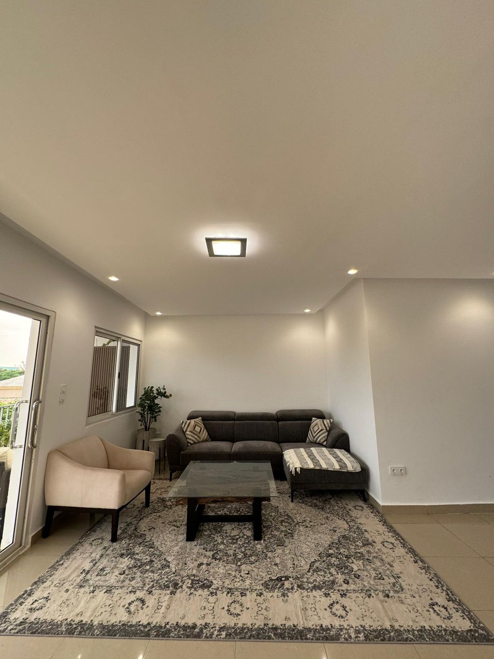 Appartement meublé 2 chambres avec vue panoramique – immeuble avec ascenseur