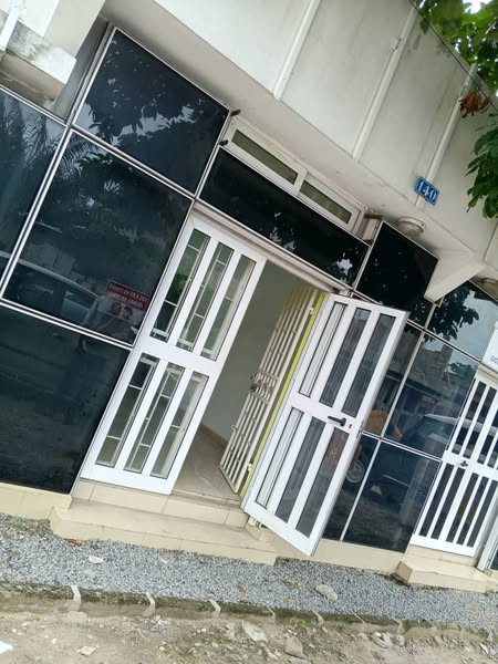 Boutique Sanitaire Staffée à Louer