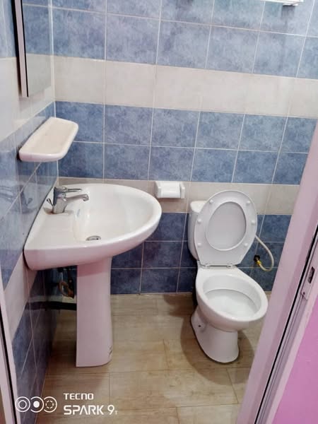2 Chambres Salon Staffé à Louer