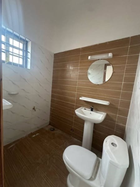 Appartement Neuf Climatisé de 2 Chambres Salon à Louer