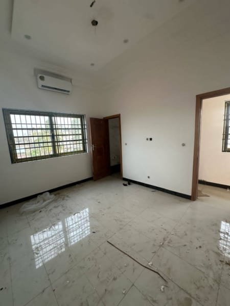 Appartement Neuf Climatisé de 2 Chambres Salon à Louer