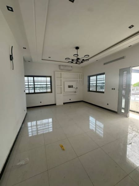 Appartement Neuf Climatisé de 2 Chambres Salon à Louer