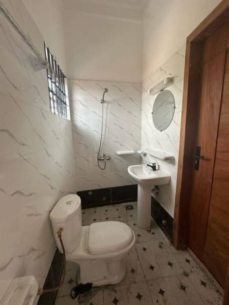 Appartement Neuf Climatisé de 2 Chambres Salon à Louer