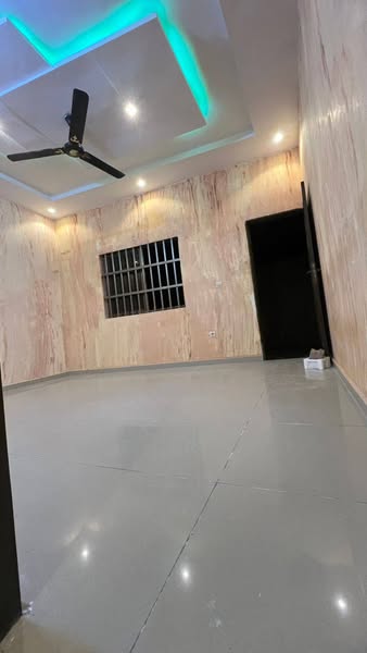 Appartement Moderne avec Sanitaire et Cuisine Séparée