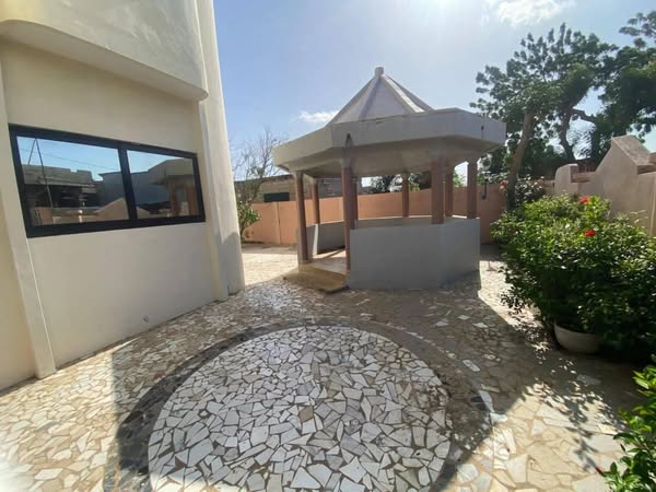 Villa Personnelle Avec 4 Chambres Vastes