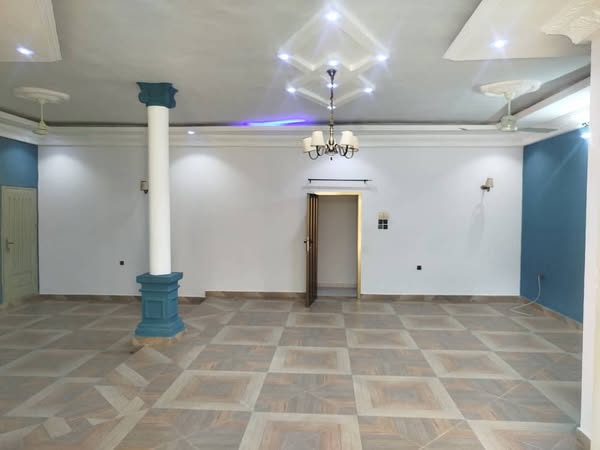 Bureau ou Habitation 3 Chambres Salon Sanitaire