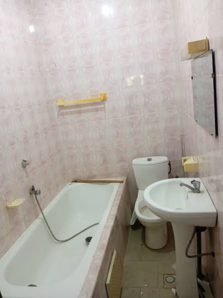 Appartement 3 Chambres Salon Sanitaire Dallé
