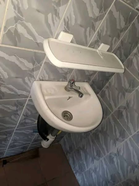 Boutique Sanitaire avec Terrasse
