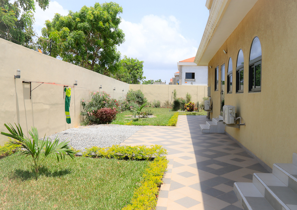 Villa à louer avec piscine et jardin