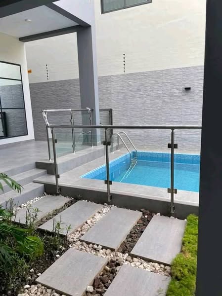 Sublime Villa Triplex (R+2) de Cinq Chambres & Trois Salons