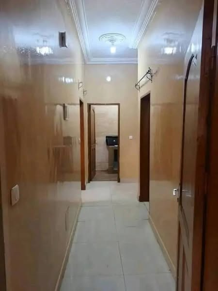 Deux Chambres Salon Sanitaire