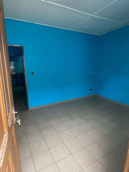 Chambre Salon Sanitaire Vaste