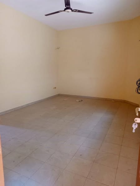 Deux Chambres Salon Sanitaire Dallée