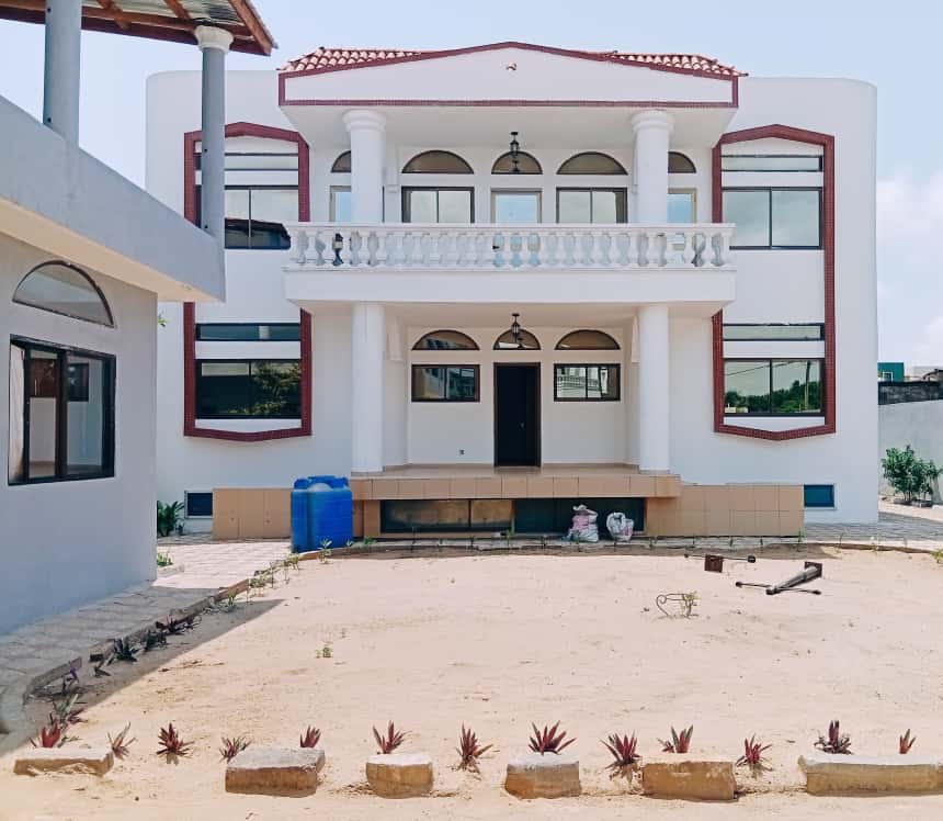 Grande villa à louer à AKPAKPA PLM