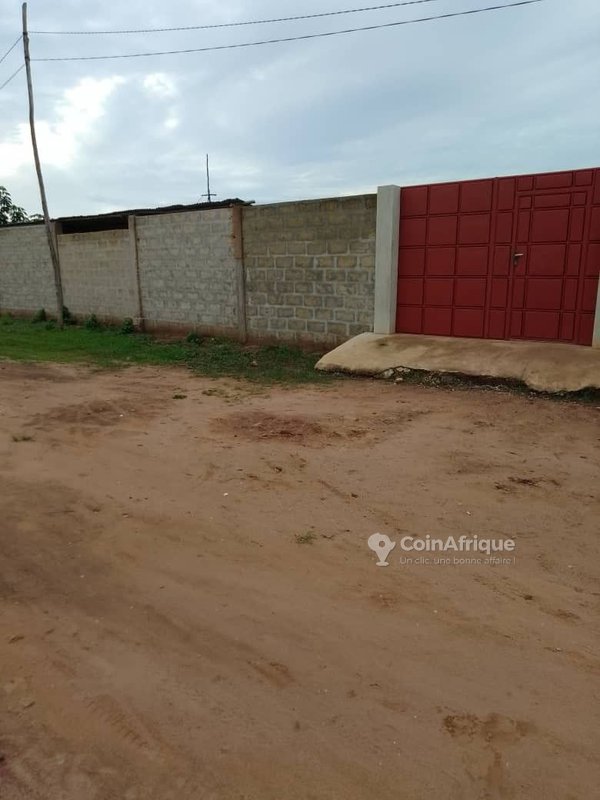 Terrain 500 m²