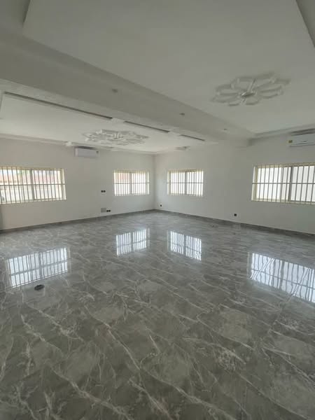 Belle Villa Triplex Idéale pour Famille ou Entreprise
