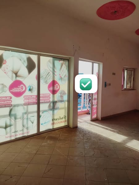 Boutique Sanitaire Dallée à Louer