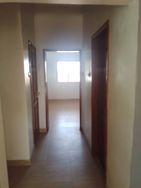 Appartement Propre de 3 Pièces avec Douches et Cuisine