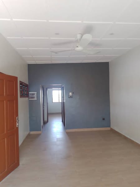 Appartement Propre de 3 Pièces avec Douches et Cuisine