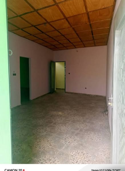Deux Chambres, Salon, Sanitaire Plafonnée